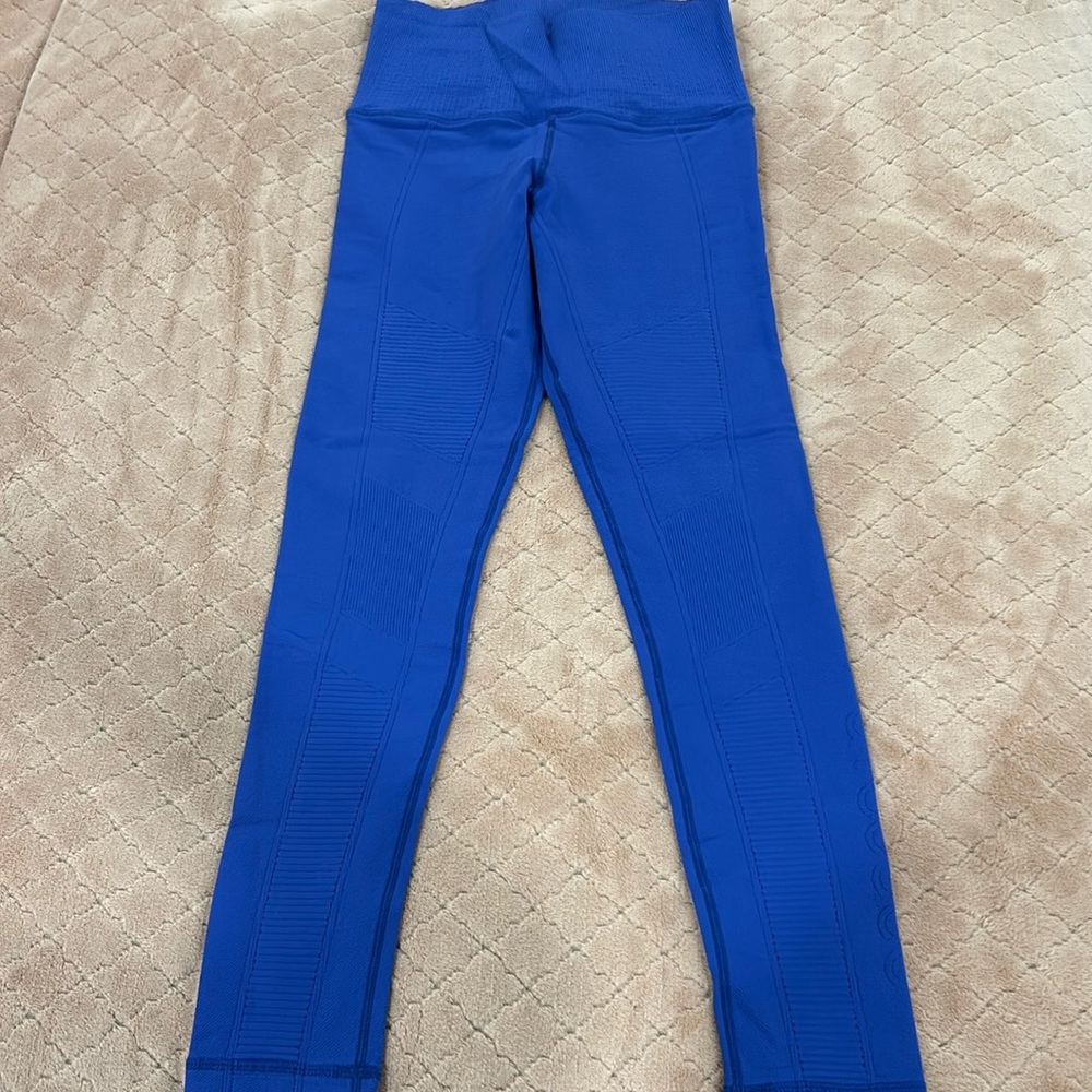 Bright blue workout leggings from avocado